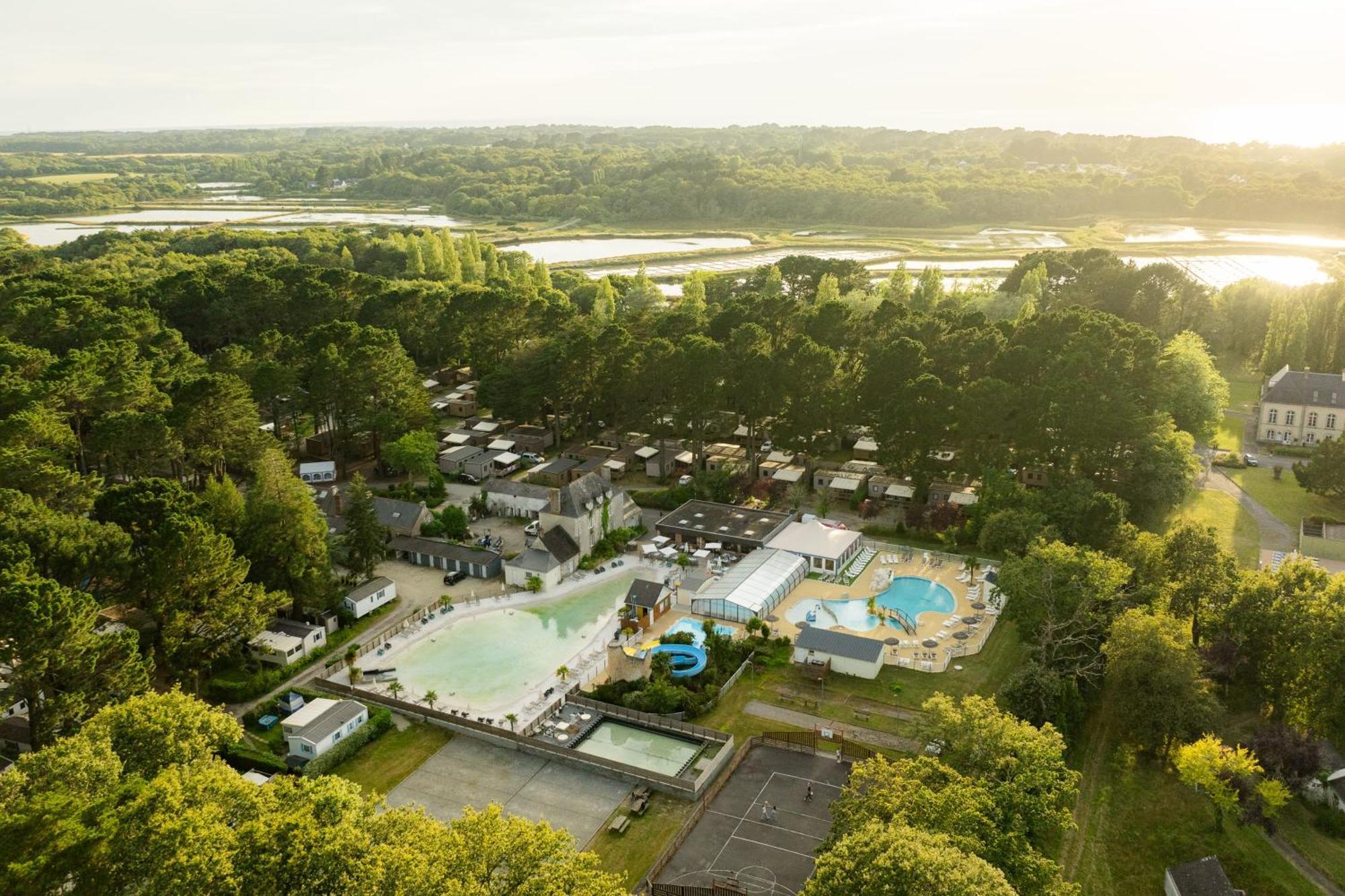 Camping du Petit Bois Hotel Mesquer Bagian luar foto